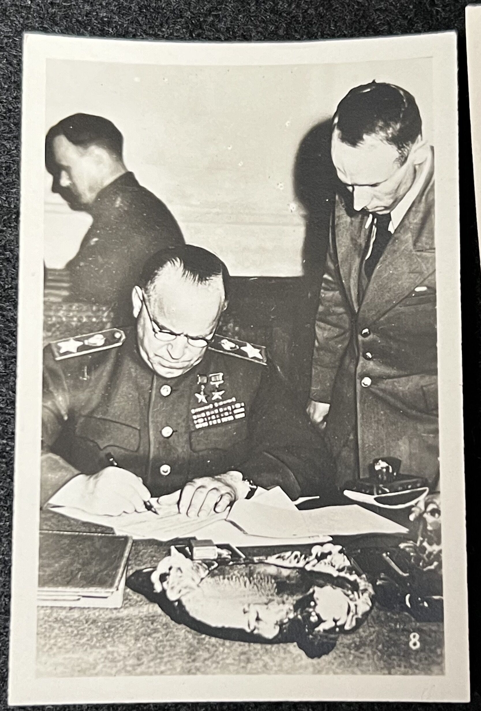 WWII US Army GI Souvenirs - Berlin Karlshorst German Army Surrender May 1945 - Original Photo US & Soviet Troops - Paris France Liberation 1944 - Image 4