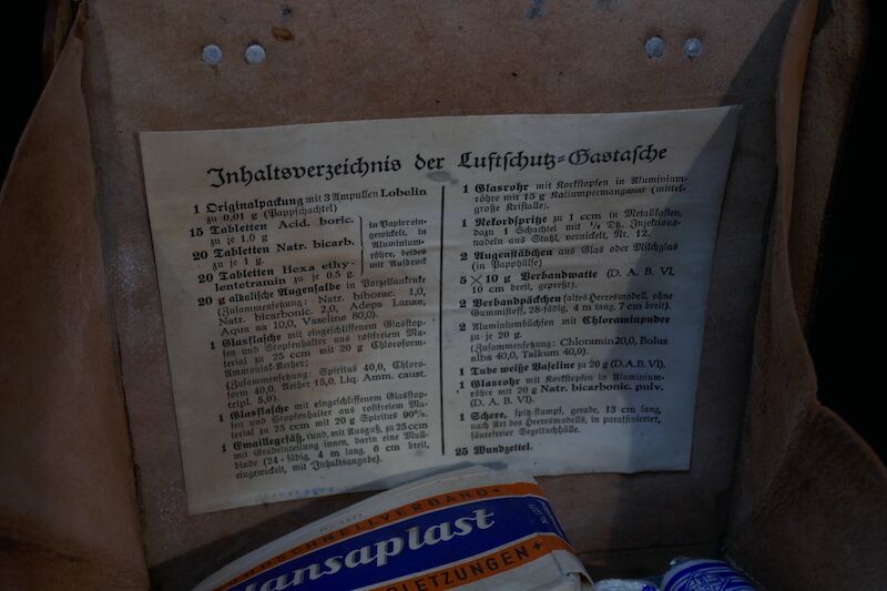 Original WWII German Luftschutz Medical Kit - Complete with Contents (US SALES ONLY) - Image 9