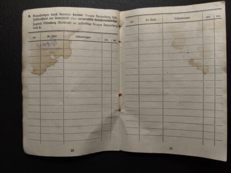 Original WWII German Luftwaffe Soldbuch - Kanonier Heinrich Helmecke - Flak-Ersatz-Abteilung 12 - Berlin 1945 - Image 11