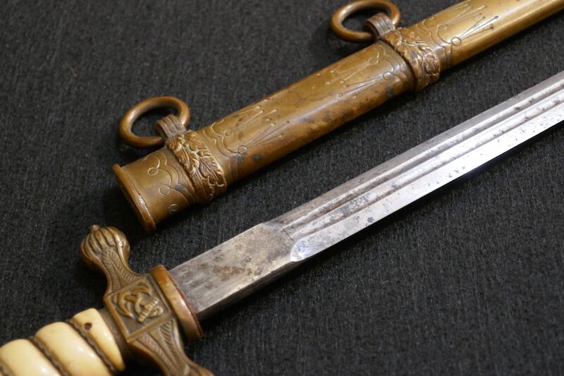 WWII German Navy - Officers Kriegsmarine Dagger - Uncleaned - Image 4