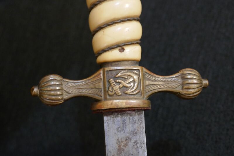 WWII German Navy - Officers Kriegsmarine Dagger - Uncleaned - Image 9