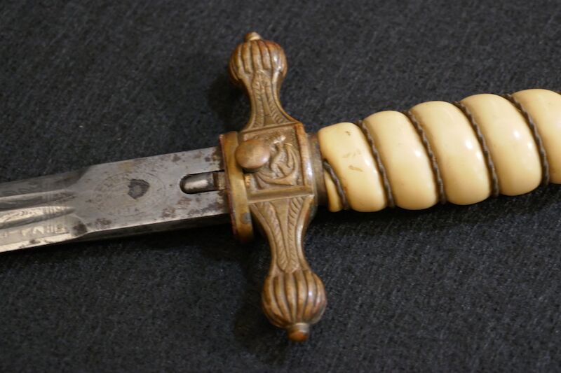 WWII German Navy - Officers Kriegsmarine Dagger - Uncleaned - Image 11