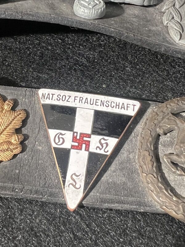 WWII US Army - Hate Belt - German Officers Insignia - Original US Army Bring Back - Image 4