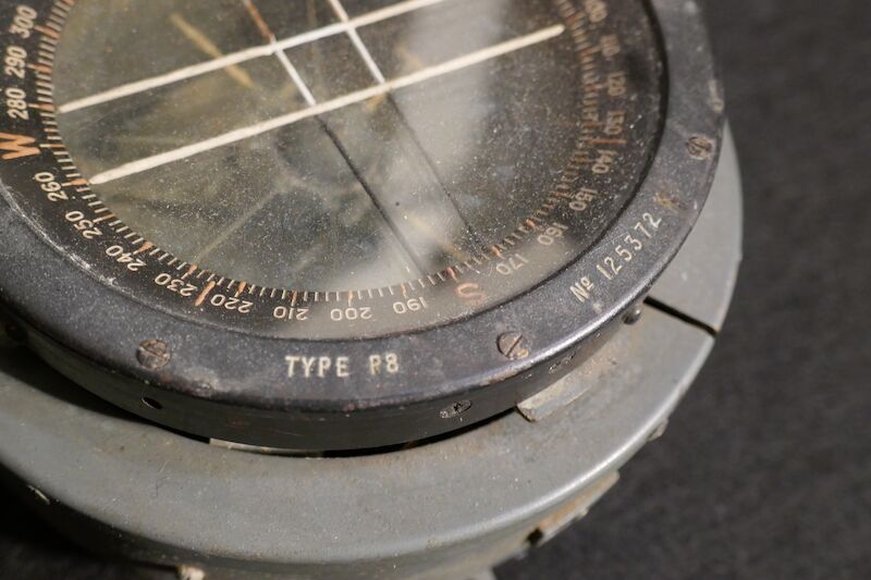 WWII British Royal Air Force Navigational Compass - Spitfire - Hurricane - Mosquito - Beaufighter - Crown Marked AM 6A/726 - - Image 6