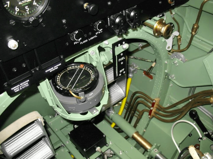 WWII British Royal Air Force Navigational Compass - Spitfire - Hurricane - Mosquito - Beaufighter - Crown Marked AM 6A/726 - - Image 11