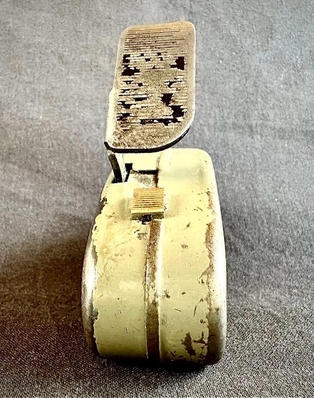 WW2 Phillips Produced - Knijpkat - Squeeze Cat - Dynamo Torch - Philips Commando - Camp Vught Netherlands - Wehrmacht 1943 Olive Drab (Sold) - Image 4