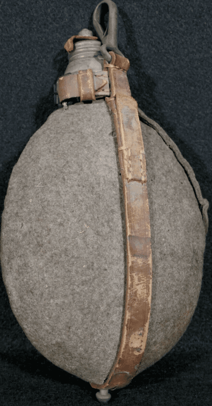WWI Imperial German Army - Canteen M1915 - Original Field Wool Cover & Leather
