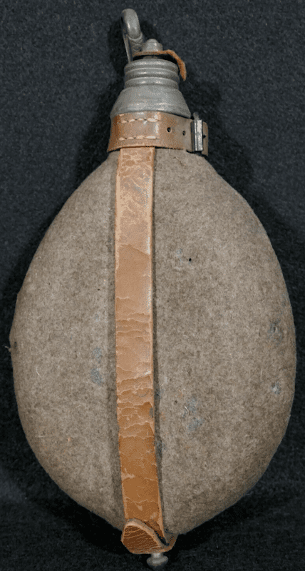 WWI Imperial German Army - Canteen M1915 - Original Field Wool Cover & Leather - Image 3
