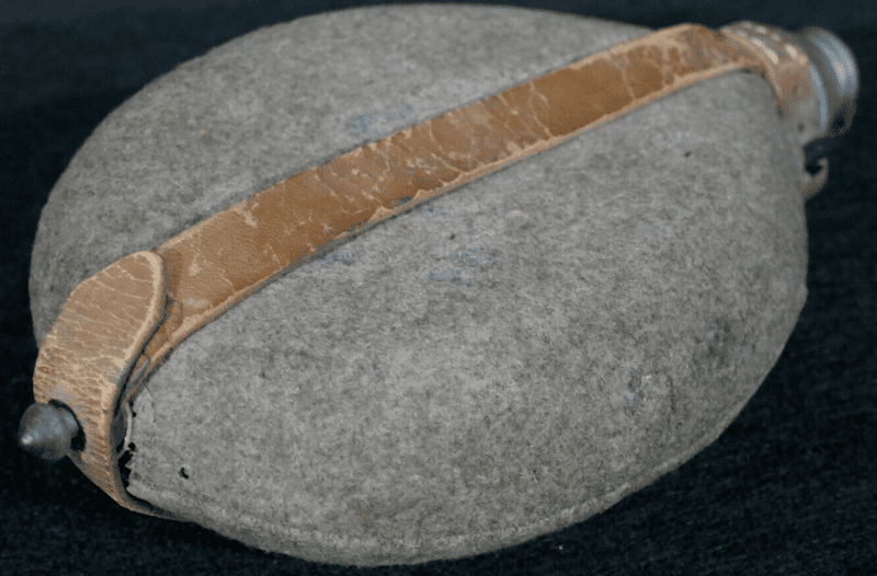 WWI Imperial German Army - Canteen M1915 - Original Field Wool Cover & Leather - Image 8