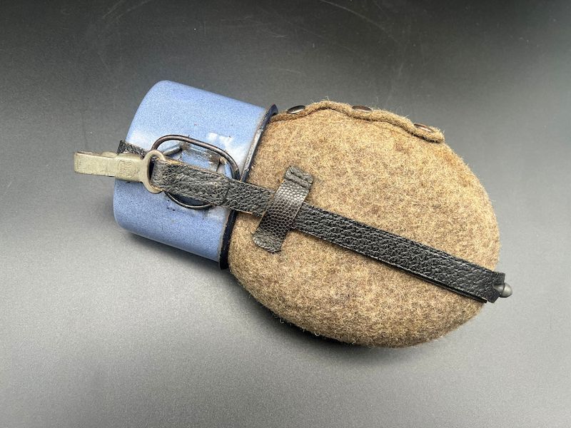 WWII German Army Water Bottle and Cup - BLUE - Oskar Schindler’s company, « Deutsche Emailwarenfabrik » Rare (Sold) - Image 3