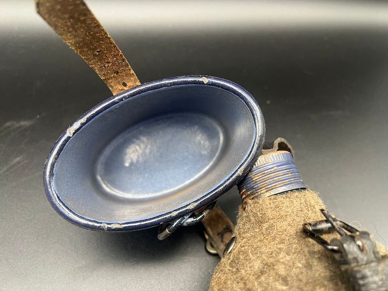 WWII German Army Water Bottle and Cup - BLUE - Oskar Schindler’s company, « Deutsche Emailwarenfabrik » Rare (Sold) - Image 7