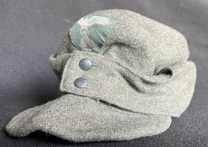 WWII German Waffen SS - M43 Feldmütze - Field Cap - 1010/44 - Dachau 1944 Produced - GI Bring Back 63rd Infantry Division April 1945 Germany ( With COA ) - Rare (Offer Accepted) - Image 4