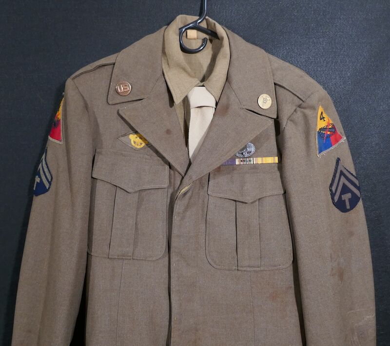 WWII US Army Uniform - 4th Armoured Combat Medic - Tunic - Trousers - Side Cap - Laundry Number - France 1944 / Ardennes 1944