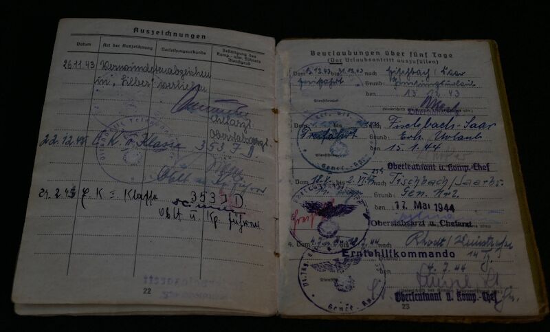 Original WWII German Army Soldbuch - Obergefreiter Karl Haas - 353 Infanterie Division - Siegfried Line - POW - EK2 - West Front - Image 17